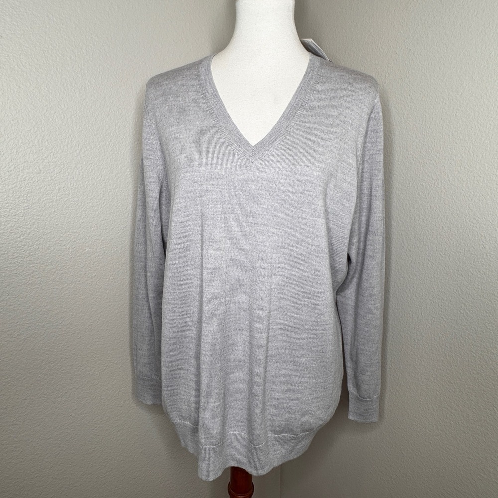 NEW! LORD & TAYLOR Womens Ultra Fine Merino Wool V Neck Sweater 0X Lt Gray‎